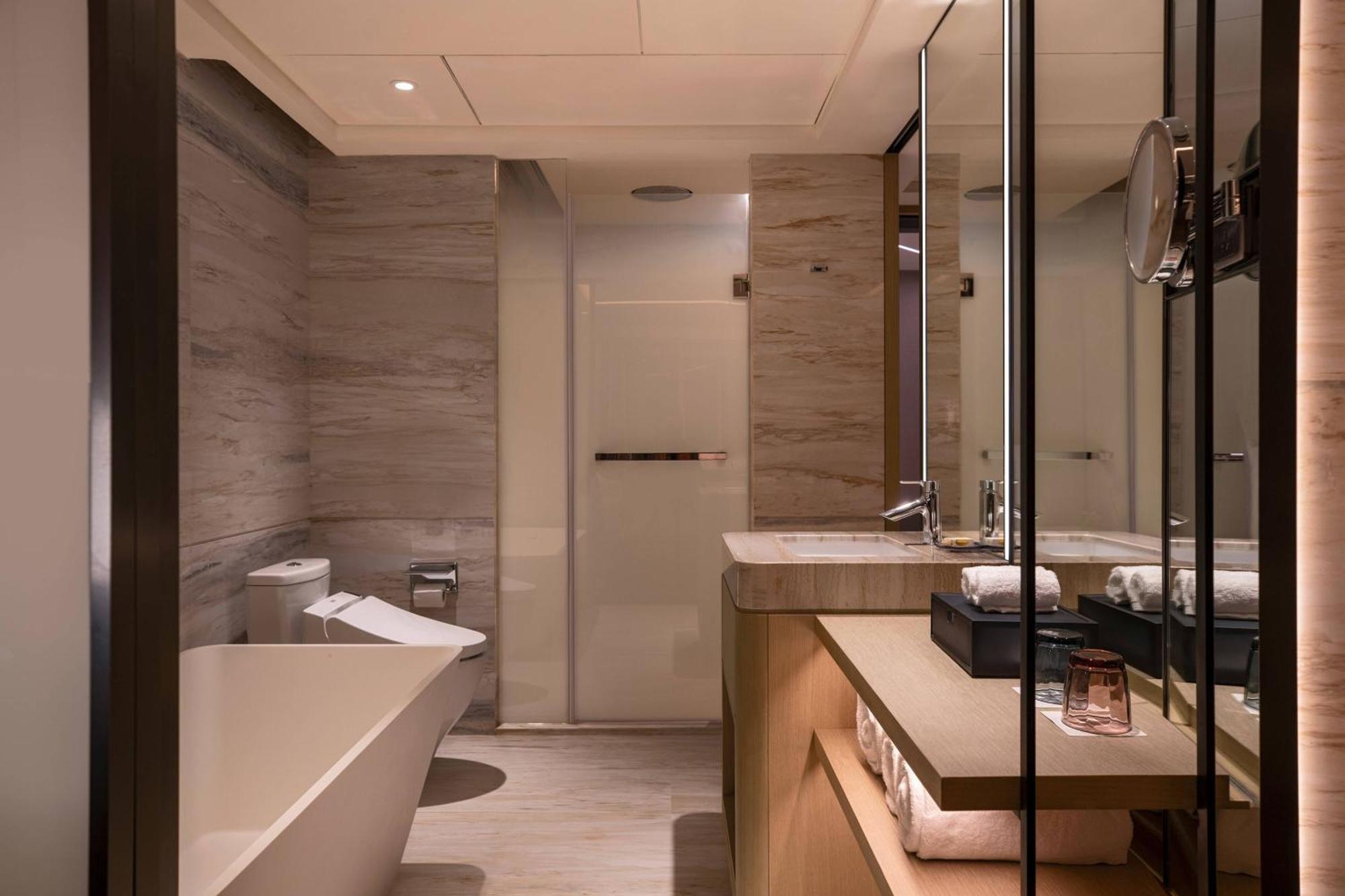 Renaissance Shenzhen Luohu Hotel Екстер'єр фото