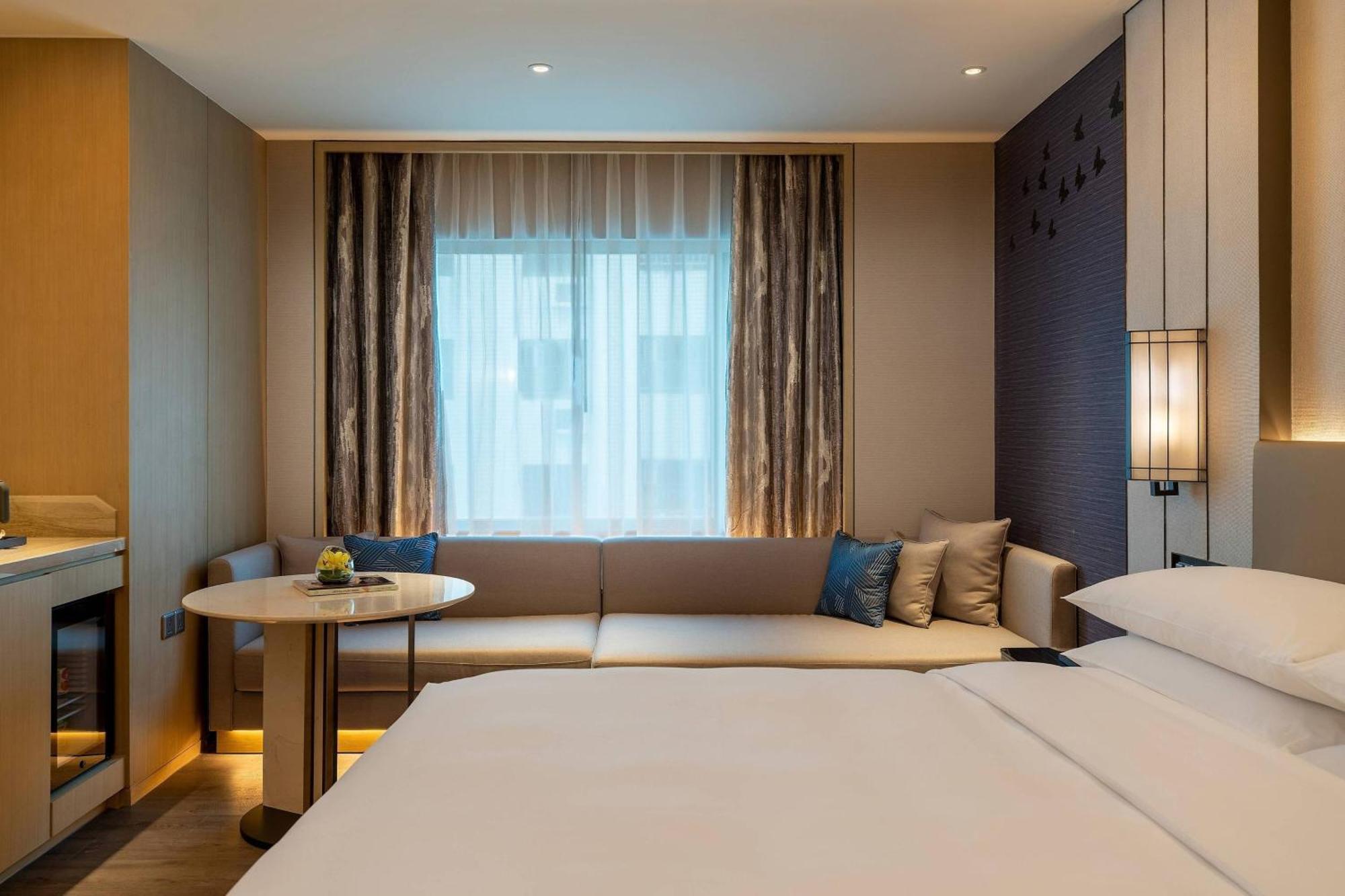 Renaissance Shenzhen Luohu Hotel Екстер'єр фото